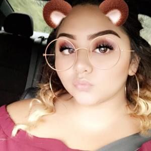 Meet your Posher, Dayana
